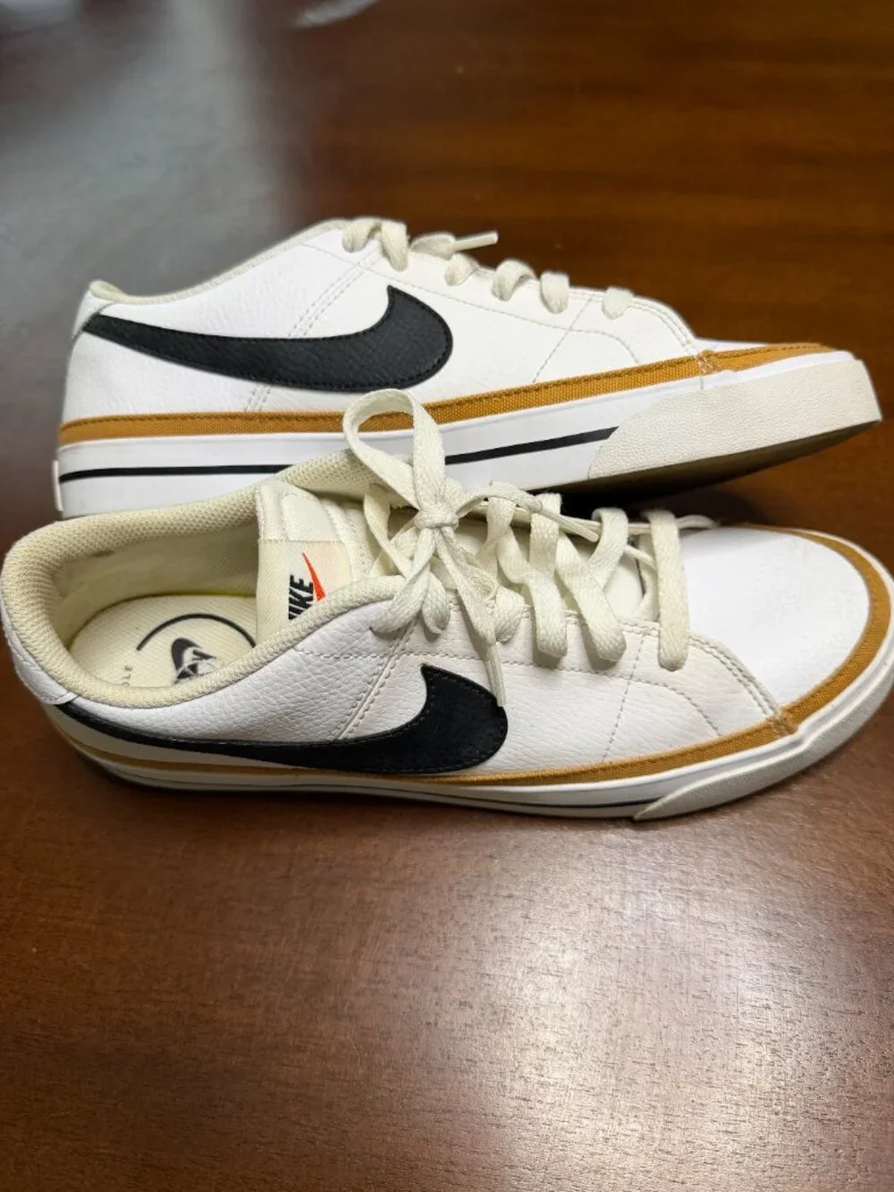 Nike Court Legacy